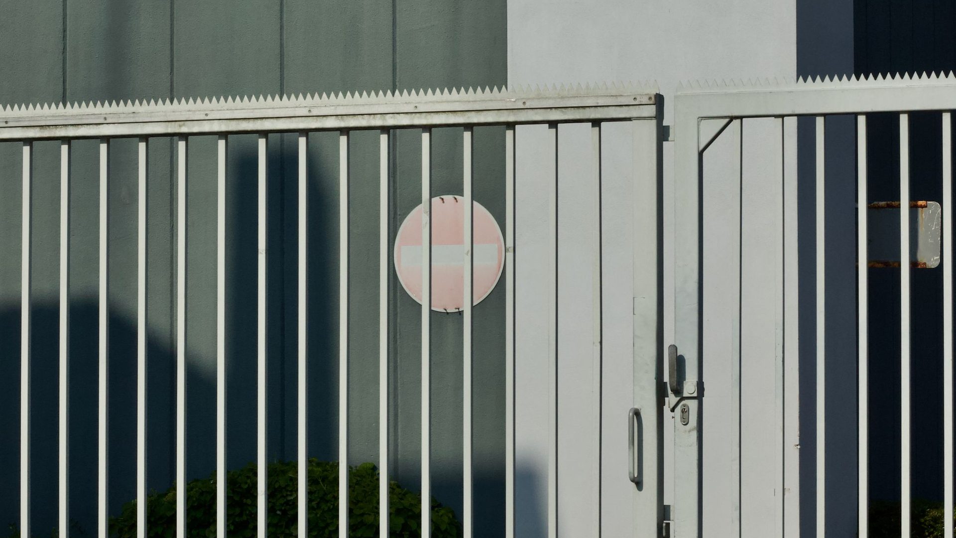 Industrial & logistics fencing