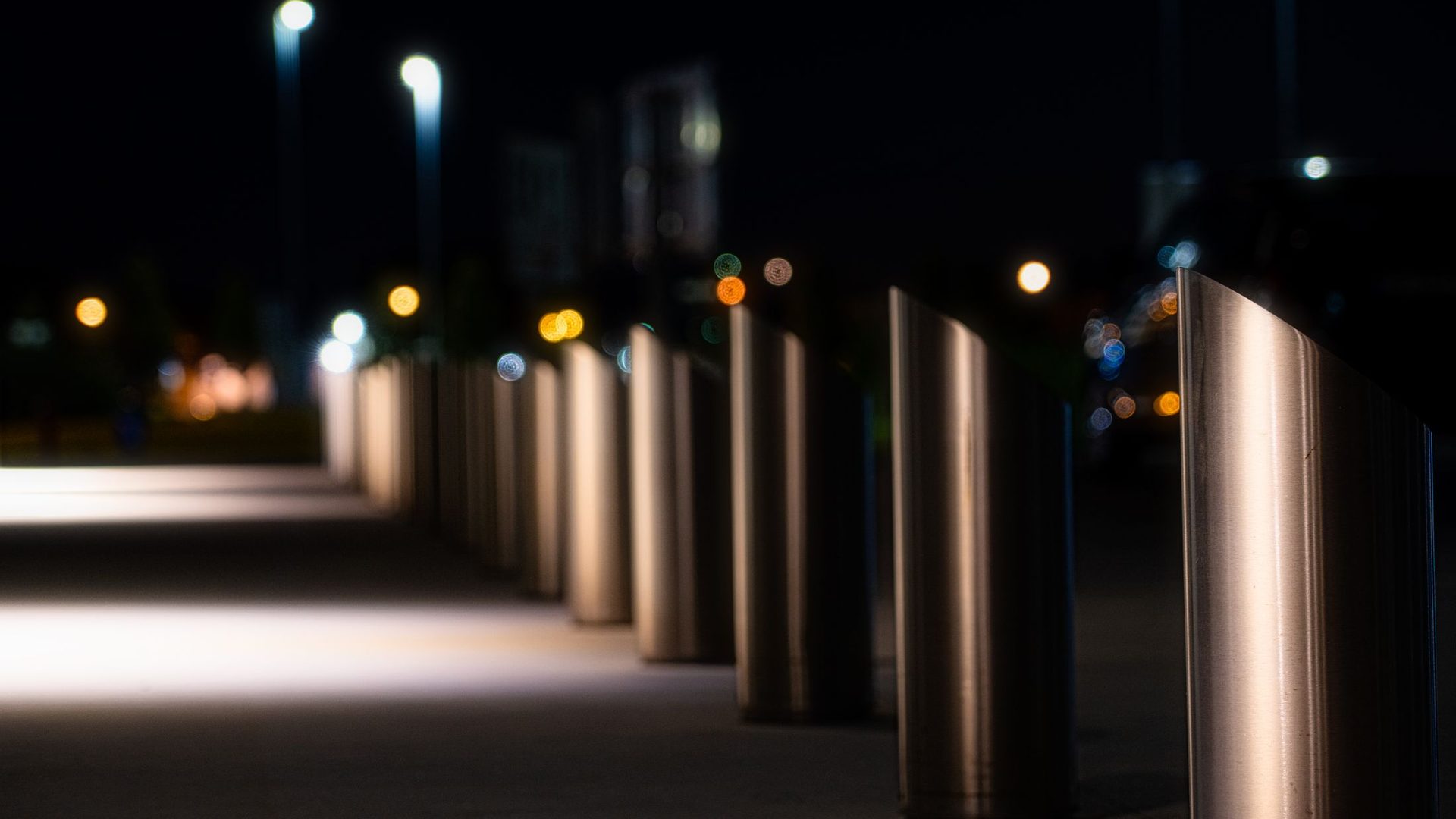 Bollards, bins & planters